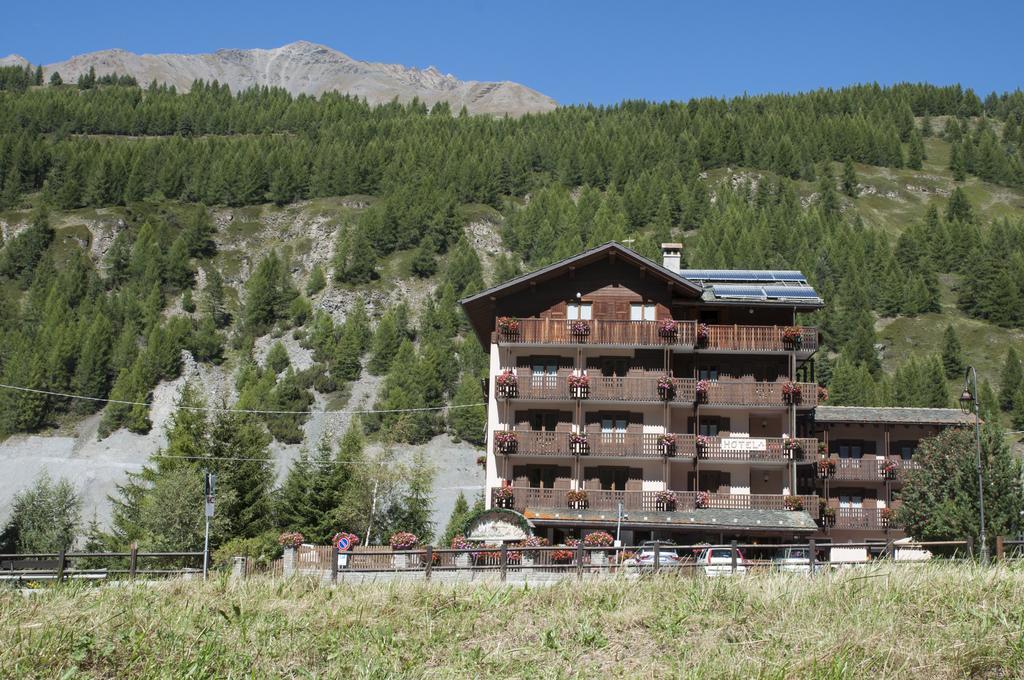 Hotel Vallee De Cogne Exteriör bild